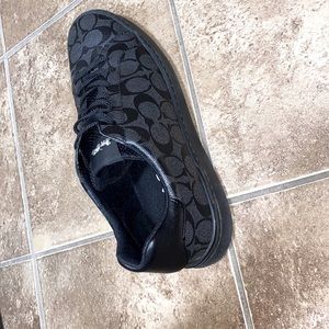 Men’s Coach OG pattern Shoes, New never worn.